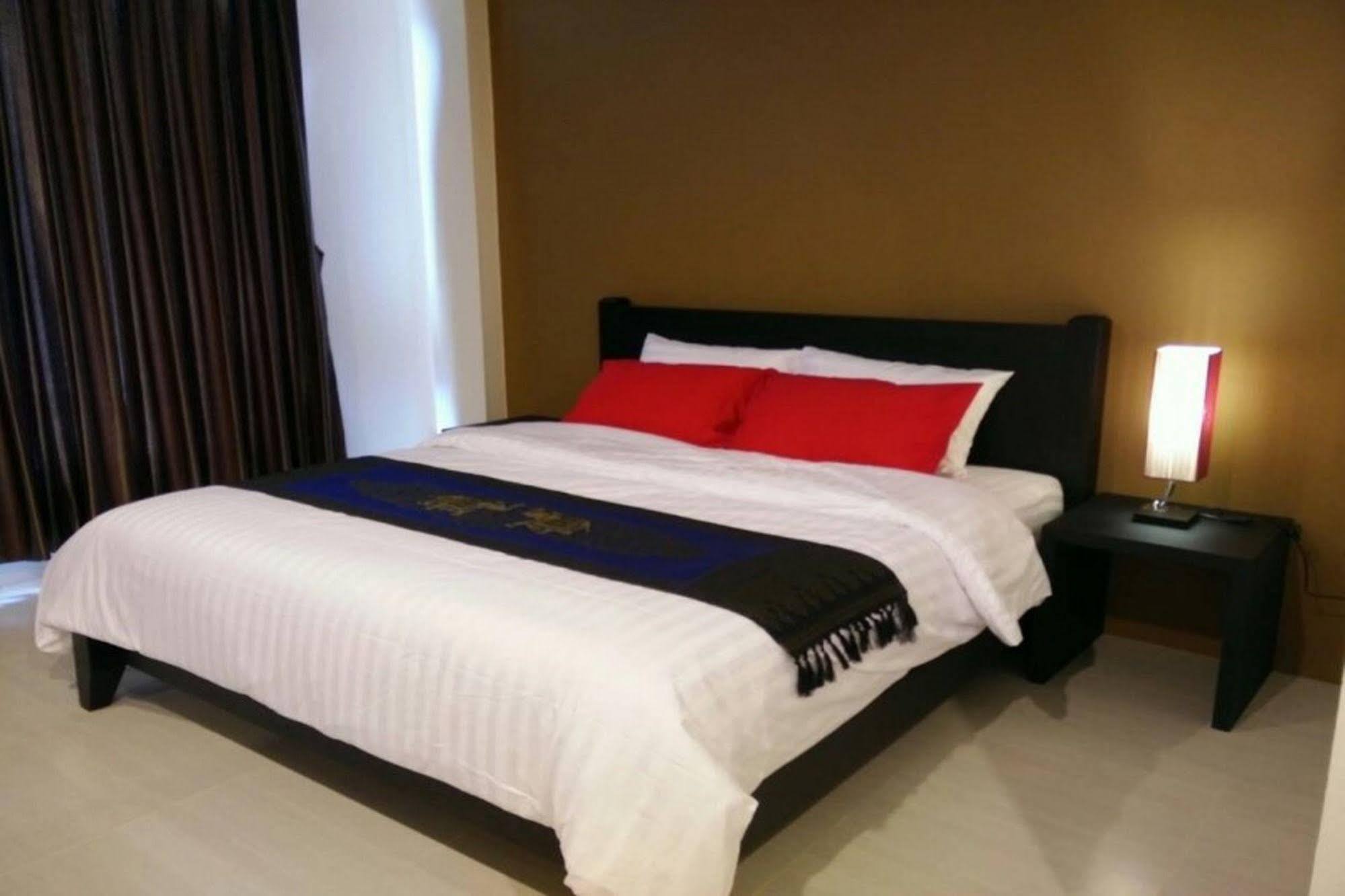 One Fu Hotel Surin Exterior photo